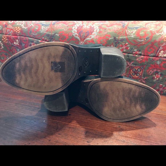 Lucky Brand navy blue ladies booties. - Picture 6 of 7